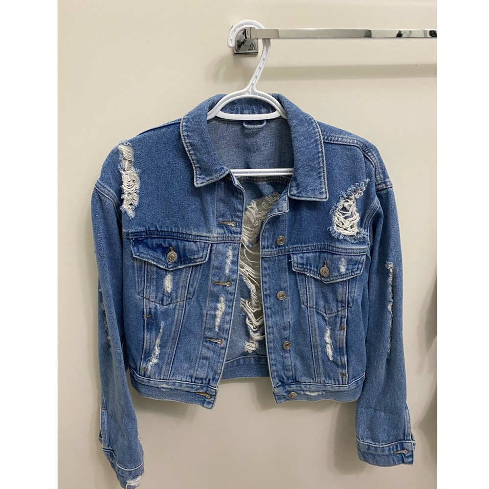 SOLD ‼️TopShop ripped jean jacket